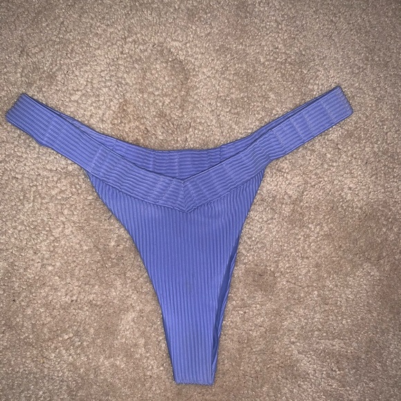 SET Frankie’s Bikinis - Willa top + Georgia Bottom in color Amparo - Picture 6 of 7